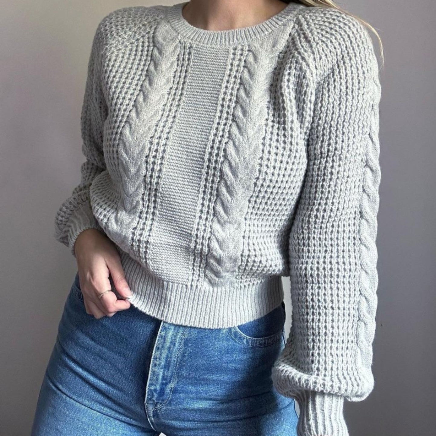 Sweater trenzado elasticado