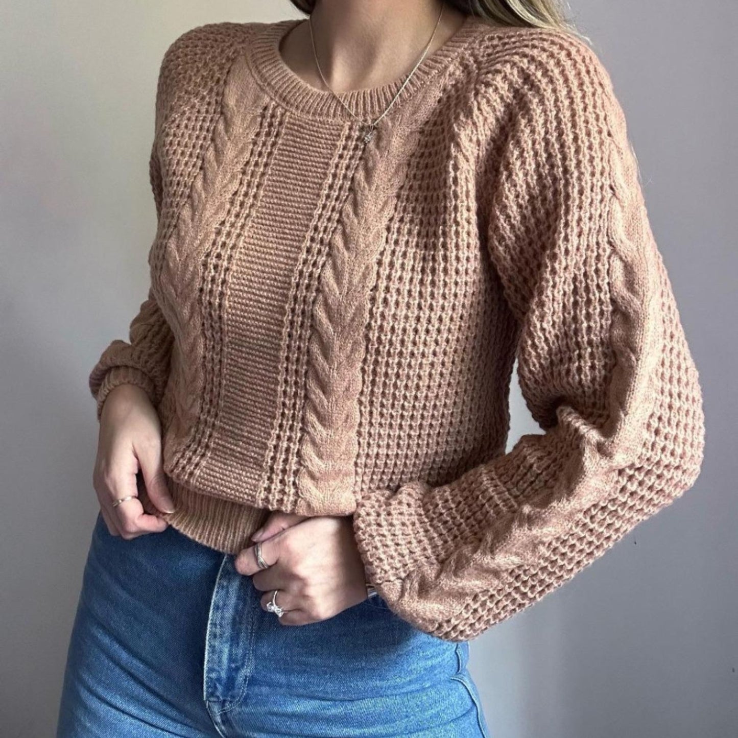 Sweater trenzado elasticado