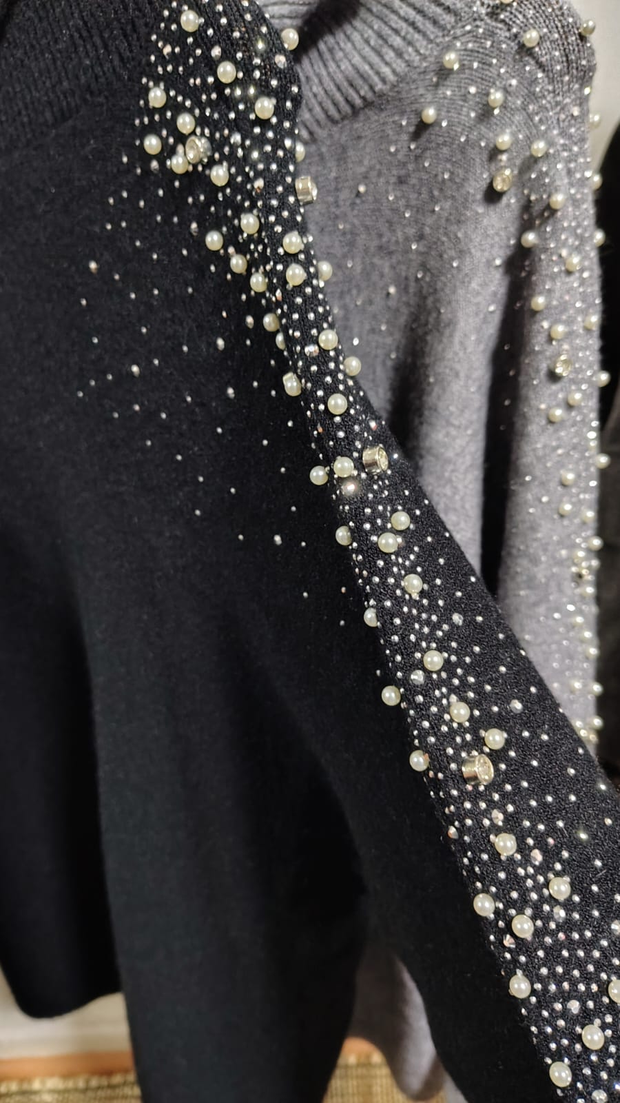 Sweater con detalle en mangas