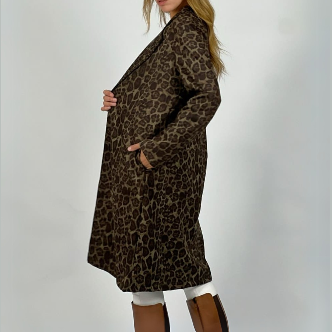 Abrigo de gamuza negro y animal print