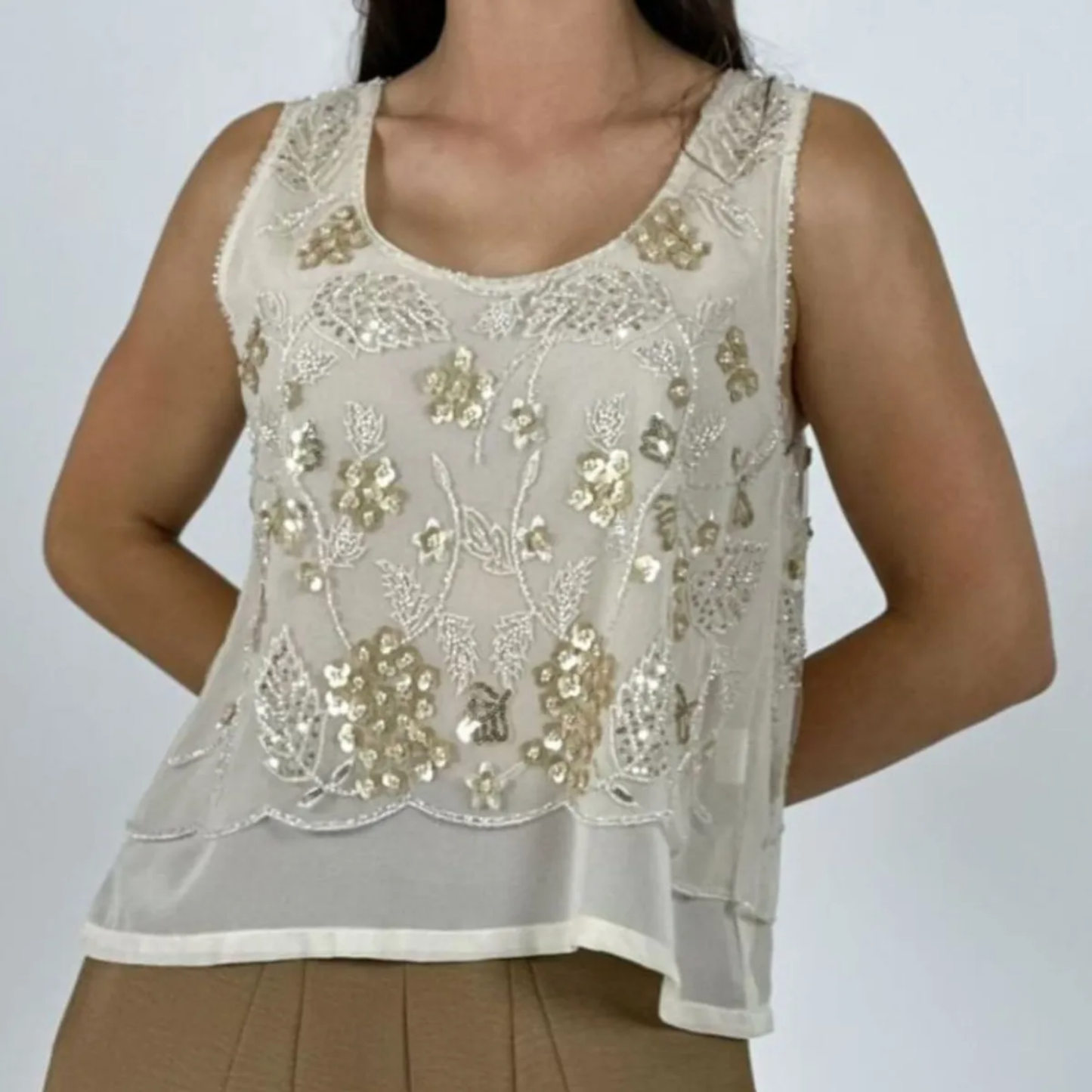 Blusa Bordada Con Lentejuelas Doradas SM