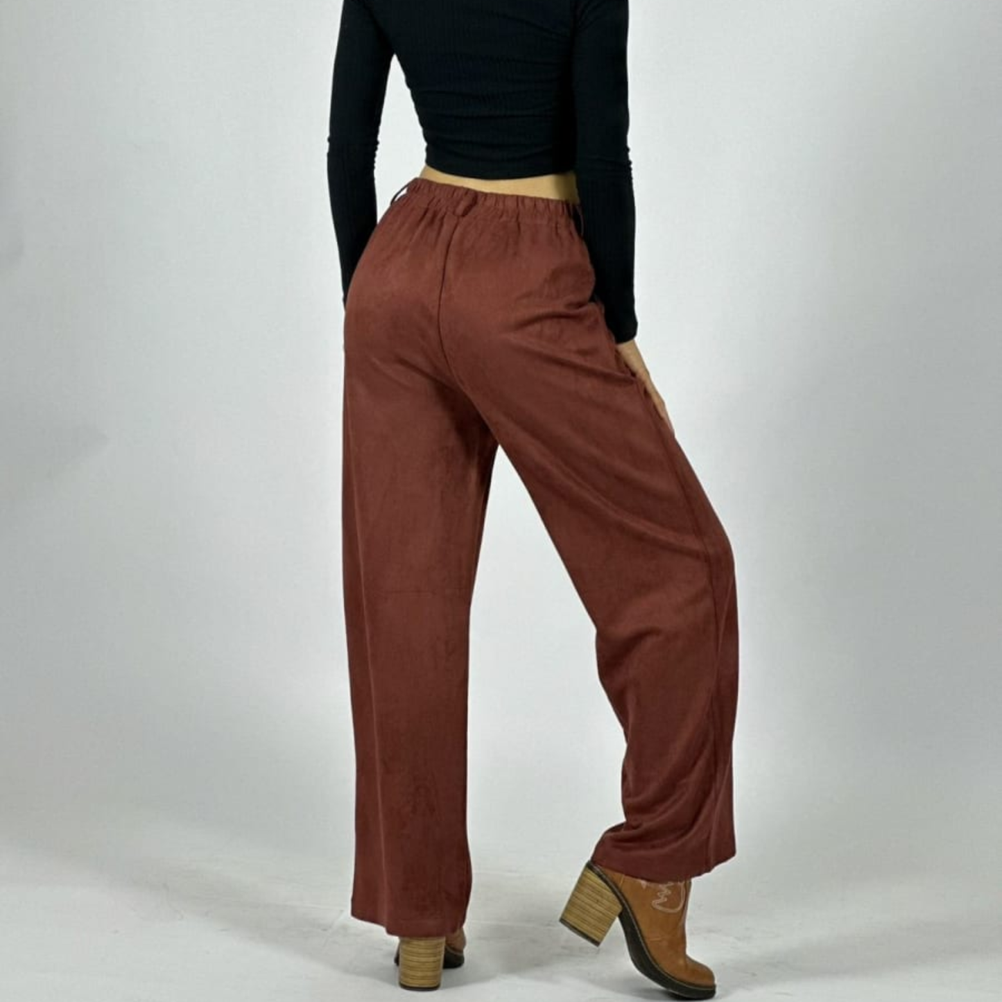 Pantalón de gamuza