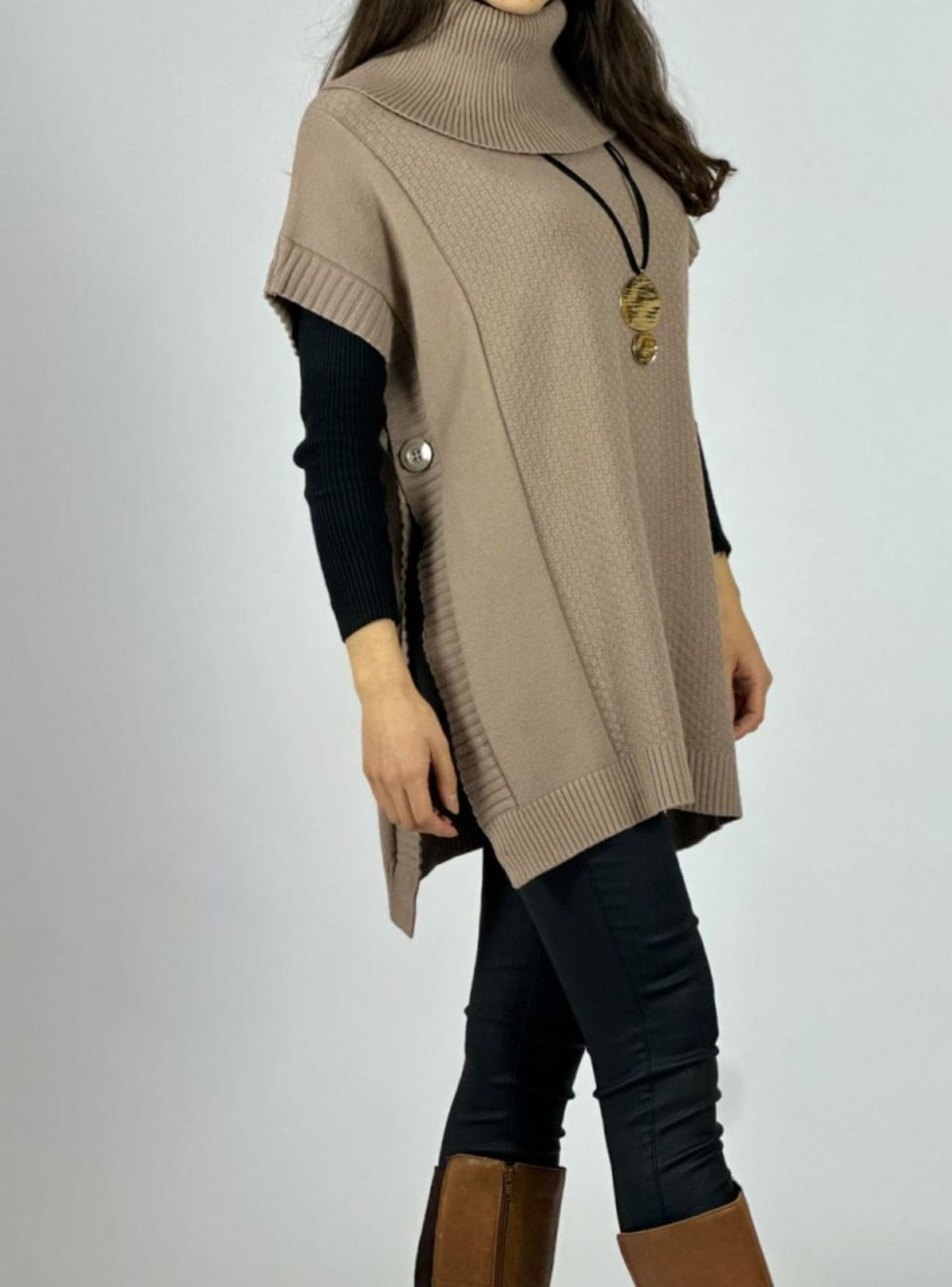 Poncho cuello tortuga