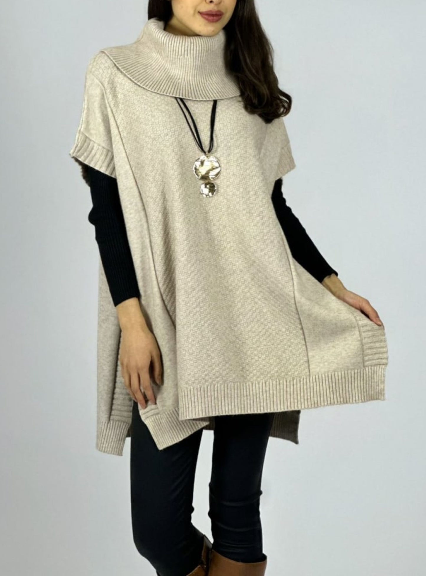 Poncho cuello tortuga