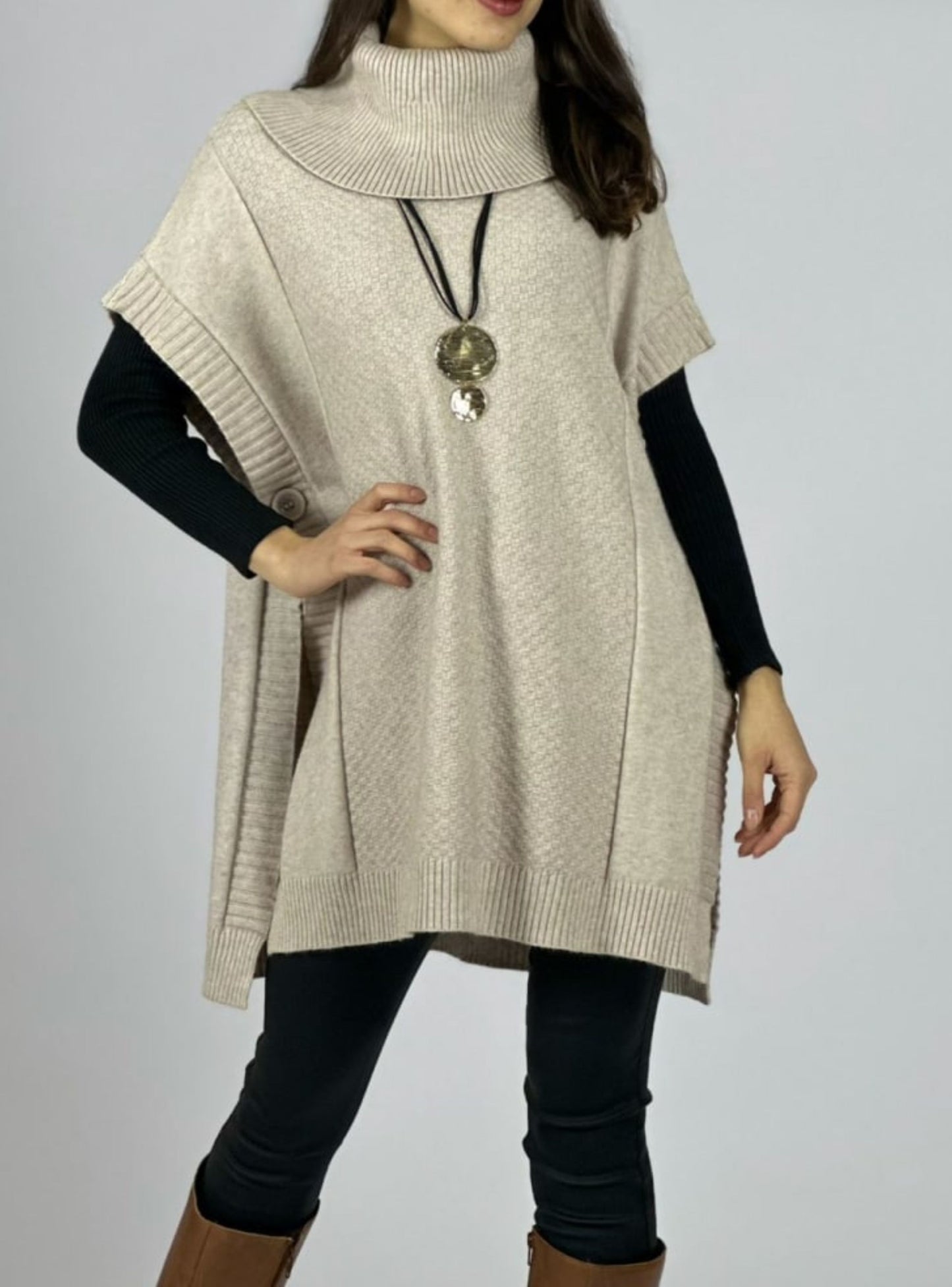 Poncho cuello tortuga