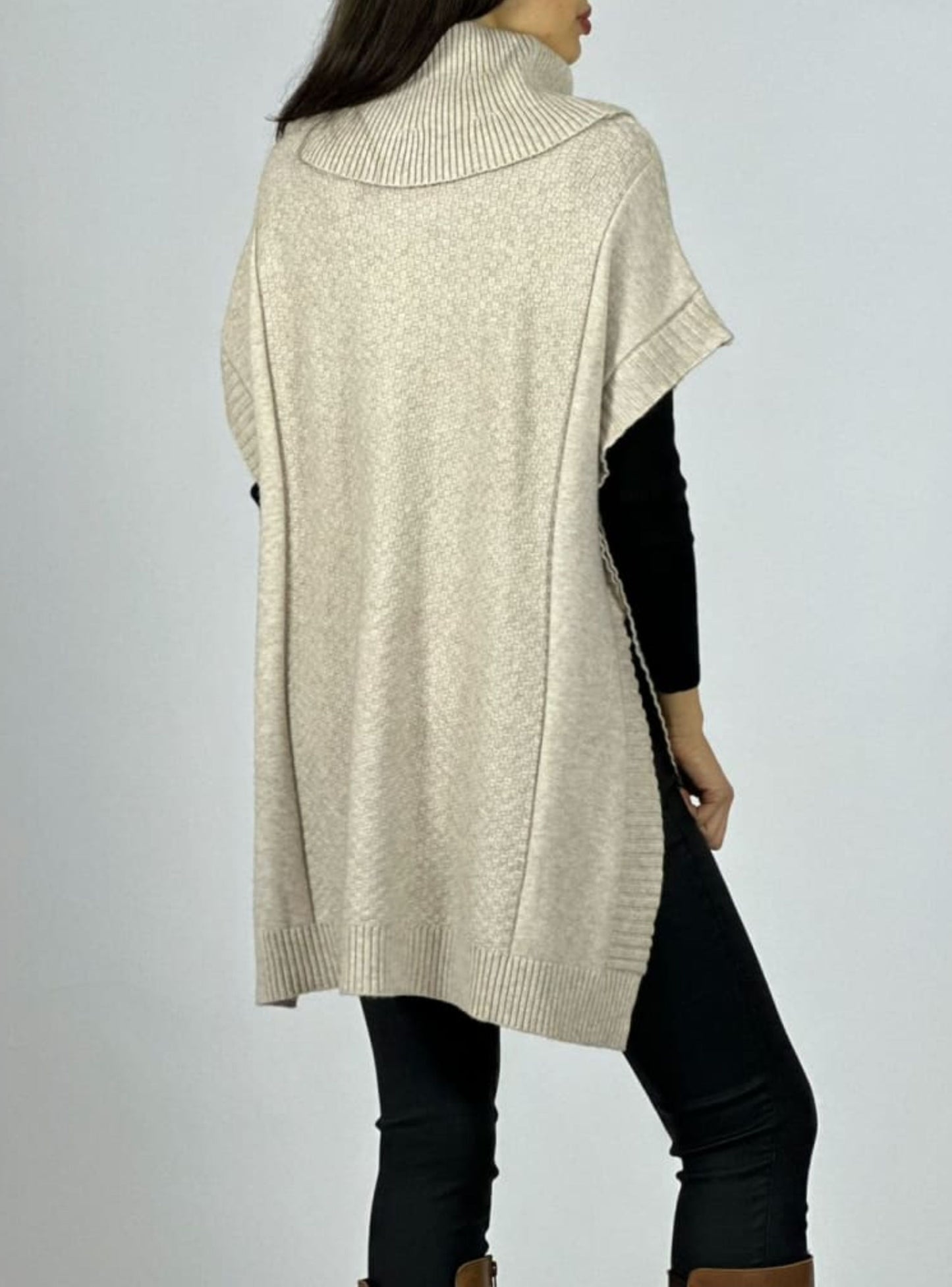 Poncho cuello tortuga
